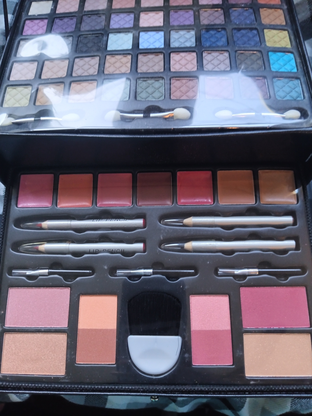 Neutral & Colorful Eyeshadow Palette - Multi-Color - Picture 4 of 5
